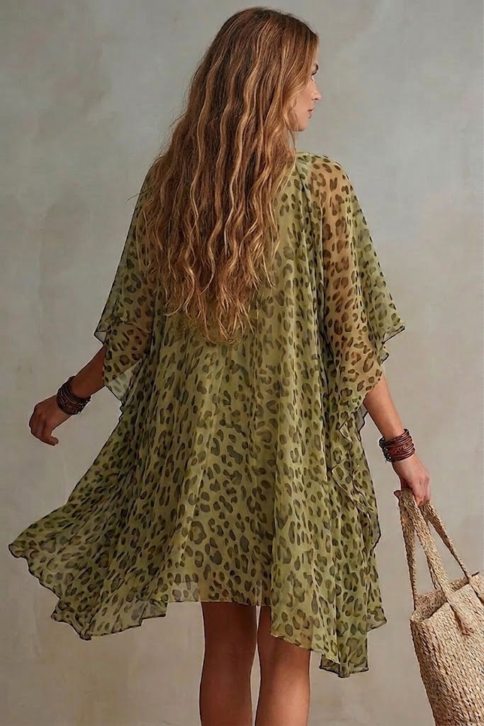 Bianca | Abito in chiffon con stampa leopardata, taglio ampio e fluido, scollo a V