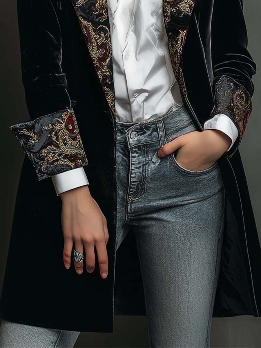 Leontina | Blazer Nero Aderente Stampa Barocca
