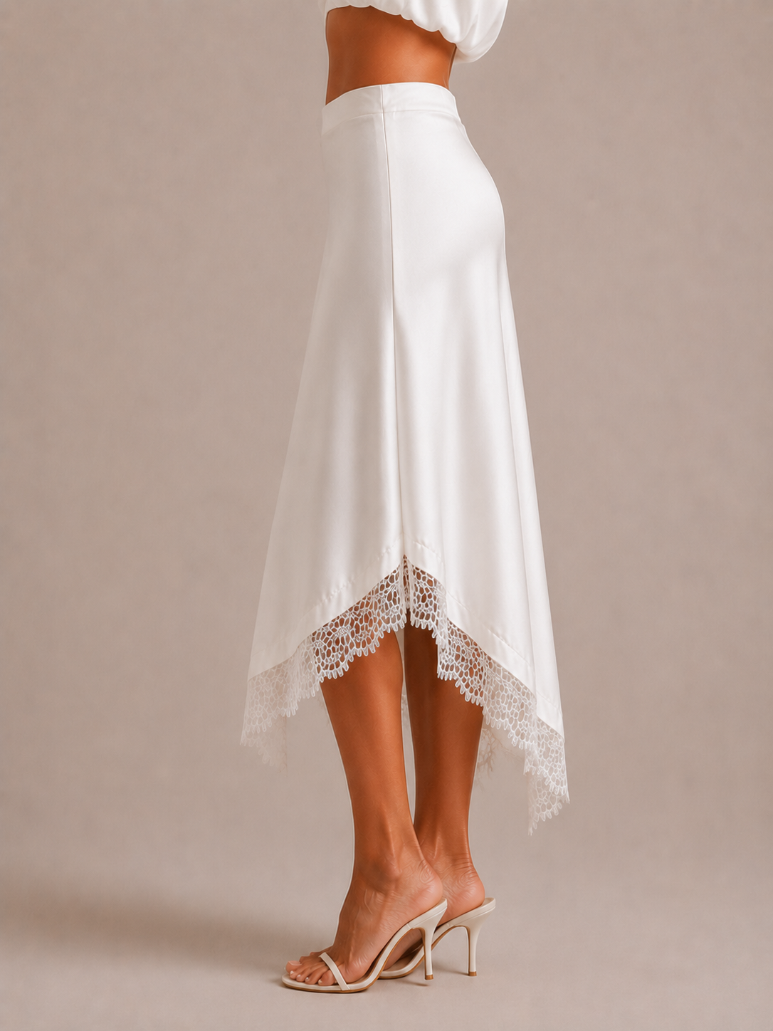 Martina | Gonna midi asimmetrica in raso con pizzo
