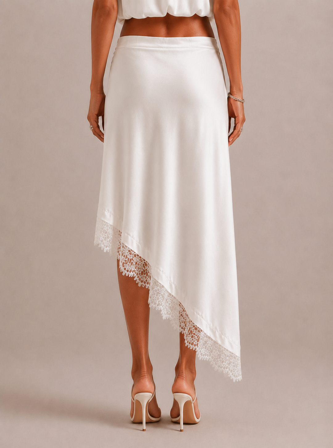 Martina | Gonna midi asimmetrica in raso con pizzo