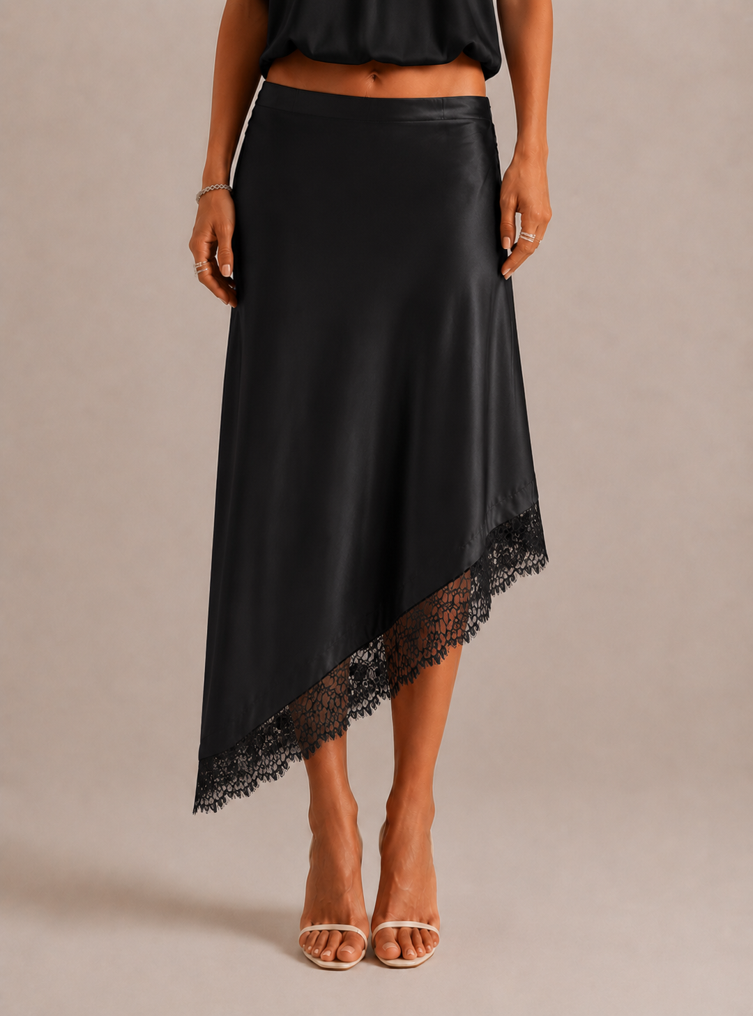 Martina | Gonna midi asimmetrica in raso con pizzo