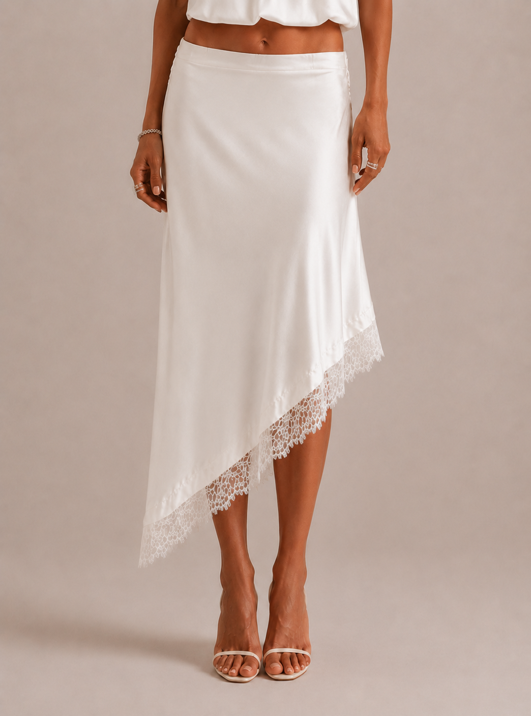 Martina | Gonna midi asimmetrica in raso con pizzo